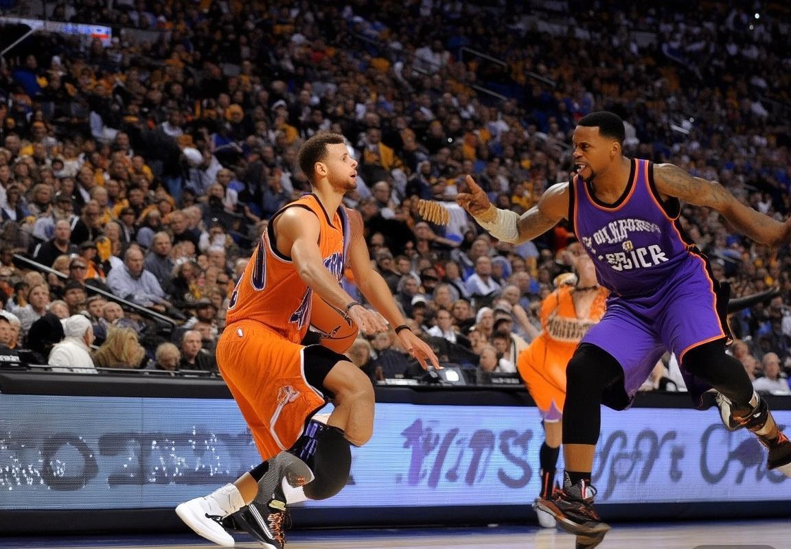 2015-2016赛季NBA勇士雷霆巅峰对决：经典对决全纪录(图4)